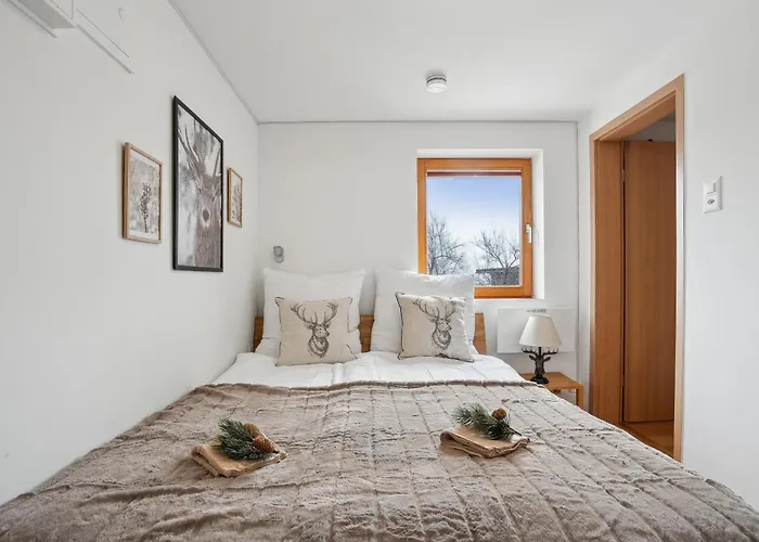 Joy - Idyllische Bergsicht