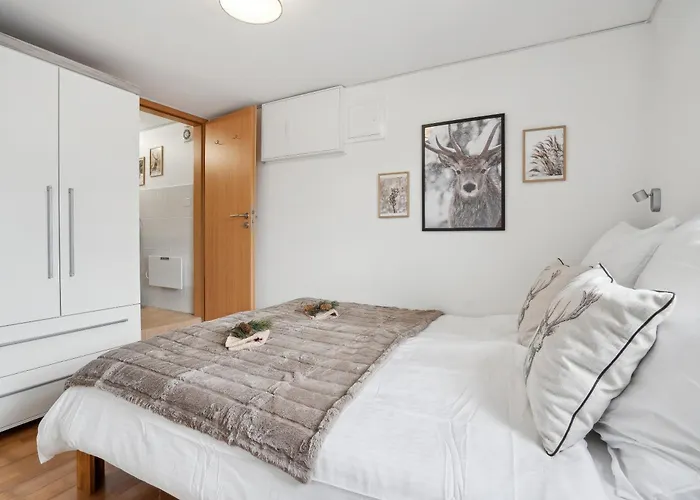 Joy - Idyllische Bergsicht *